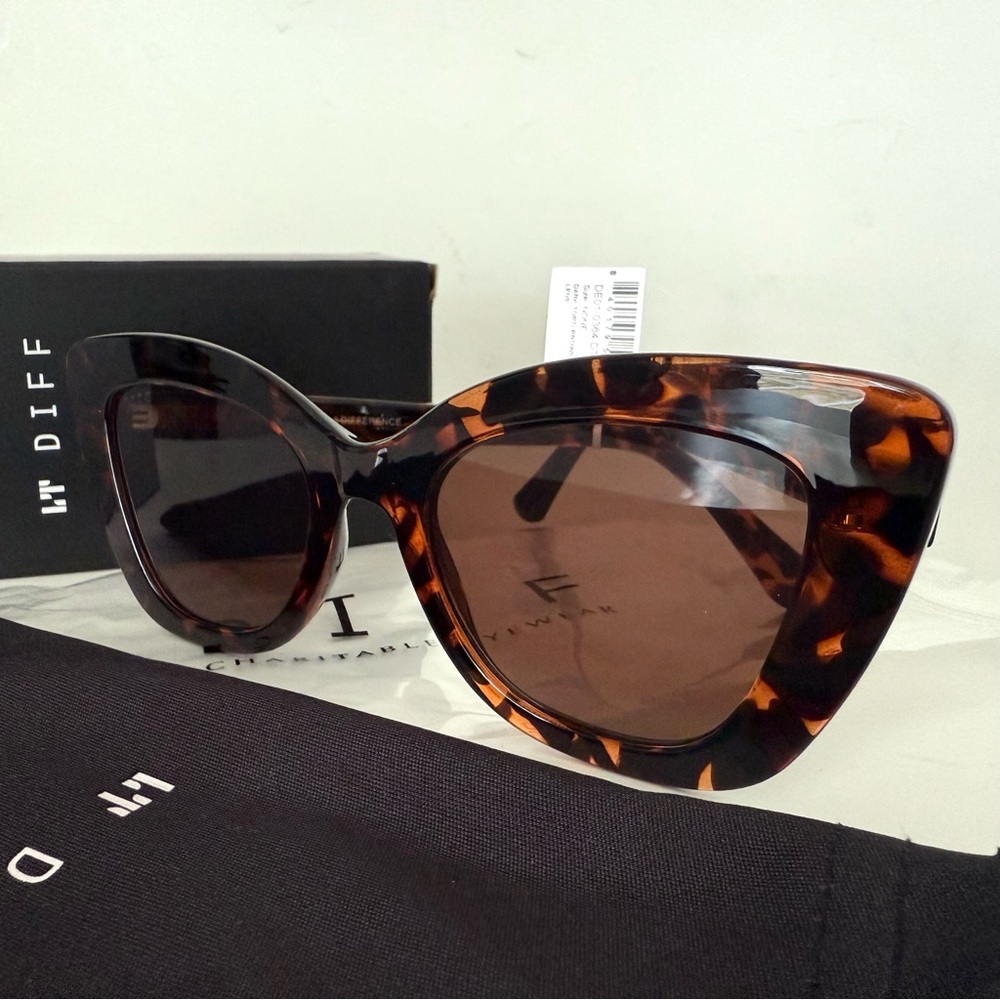 NEW DIFF 52mm Melody Cat Eye Sunglasses in DARK TORT/ BROWN